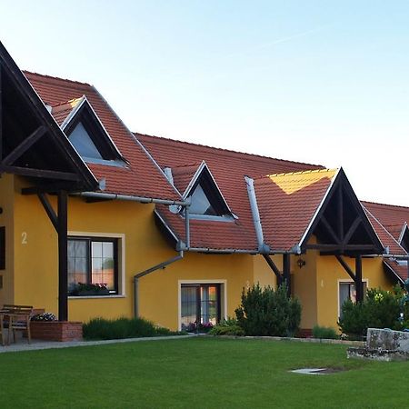 Huber Panzio Bed & Breakfast Fertőrákos Dış mekan fotoğraf
